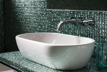 Glamour-Glass-Tiles-for-Bathroom