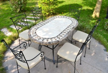 Table mosaic for Garden